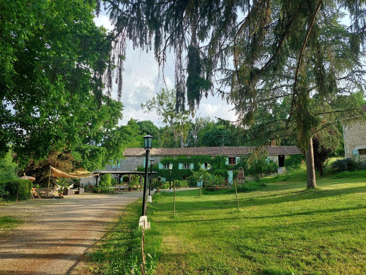 Moulin De Monpoisson Bed & Breakfast Le Puy Bagian luar foto