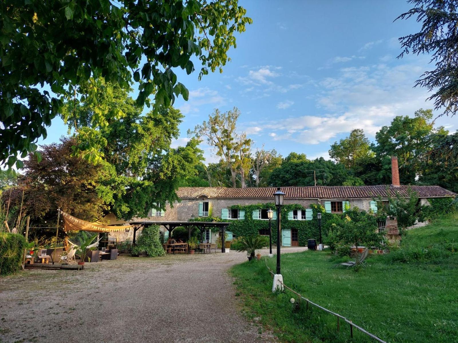 Moulin De Monpoisson Bed & Breakfast Le Puy Bagian luar foto